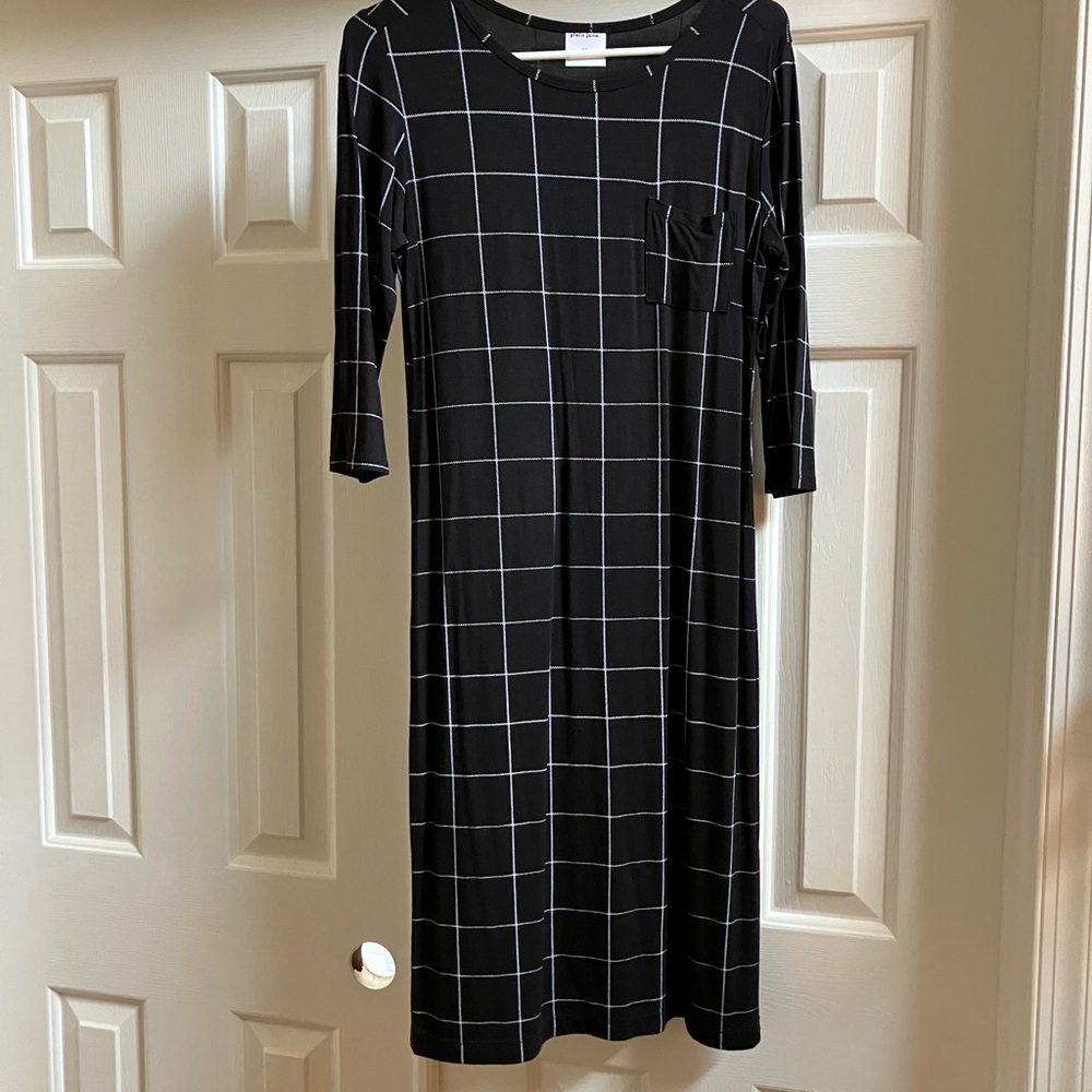 Elegant Black and White Checkered Long Sleeve Dress
